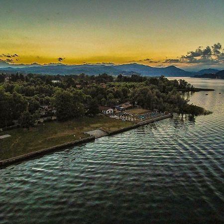 Ritratto Sul Lago ดอร์เมลเล็ตโต ภายนอก รูปภาพ