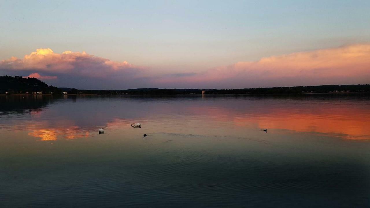 Ritratto Sul Lago ดอร์เมลเล็ตโต ภายนอก รูปภาพ