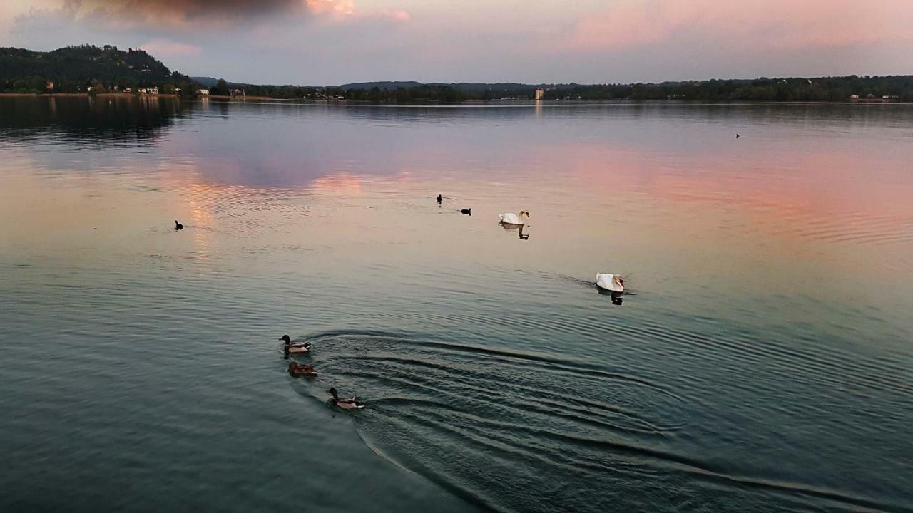 Ritratto Sul Lago ดอร์เมลเล็ตโต ภายนอก รูปภาพ