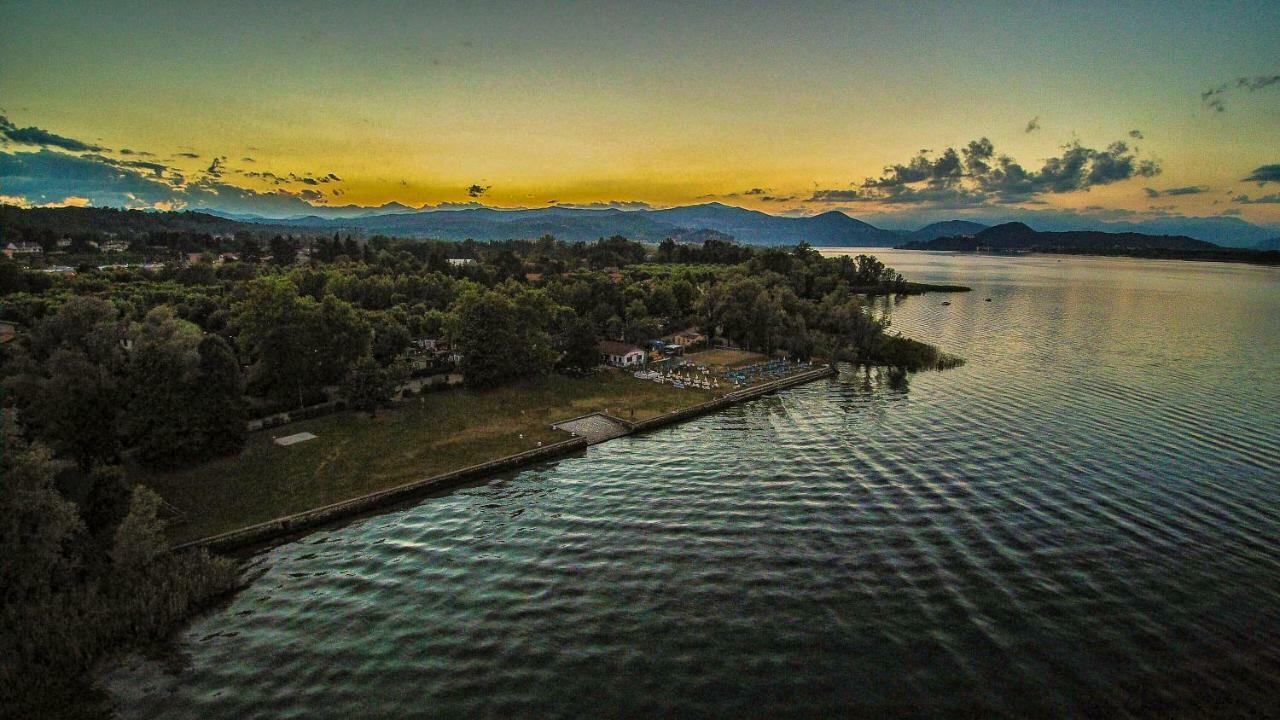 Ritratto Sul Lago ดอร์เมลเล็ตโต ภายนอก รูปภาพ